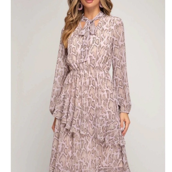 She + Sky Dresses & Skirts - She + Sky Long Sleeve Dress